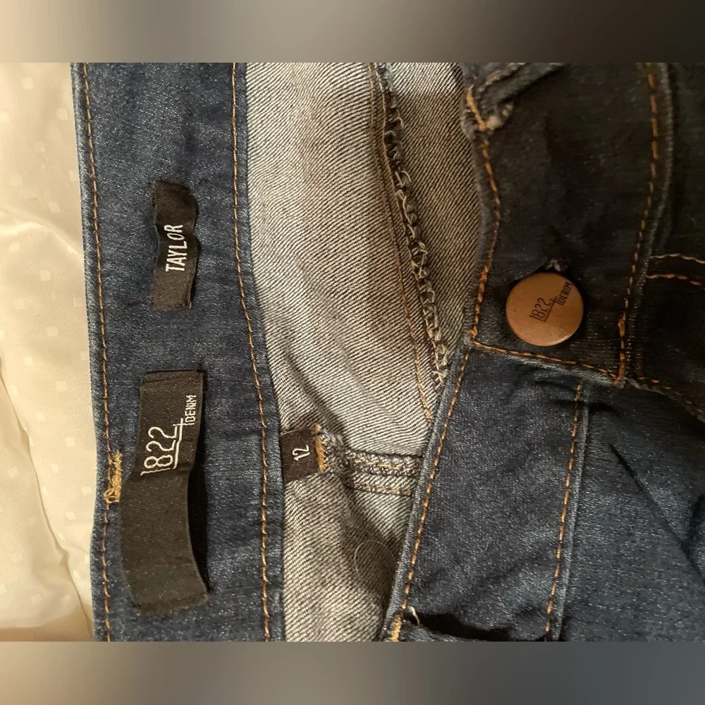 1822 Taylor jeans. Size 12 - Picture 3 of 3